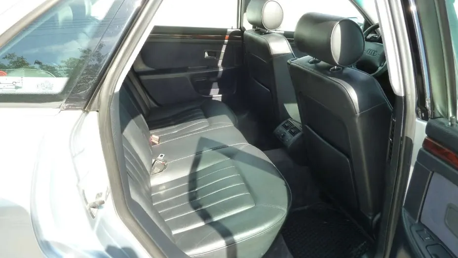 AUDI A8 -