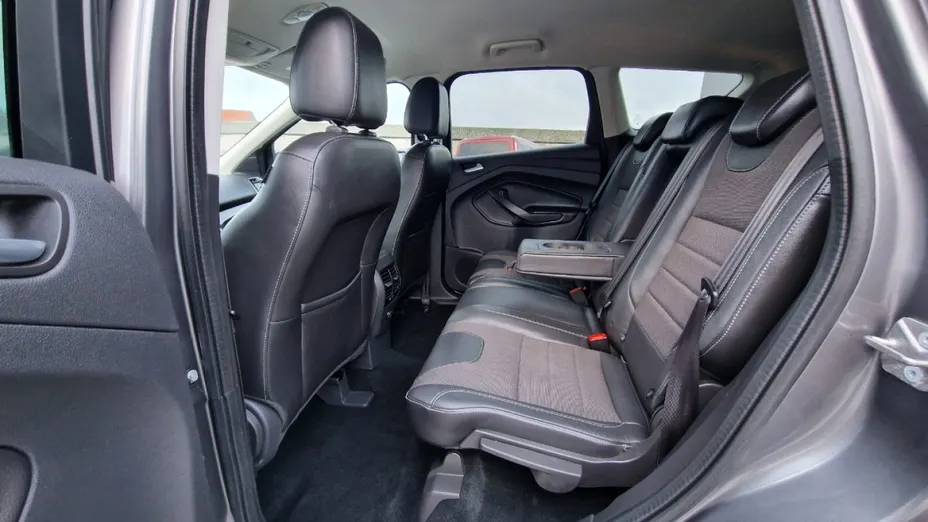 FORD Kuga -