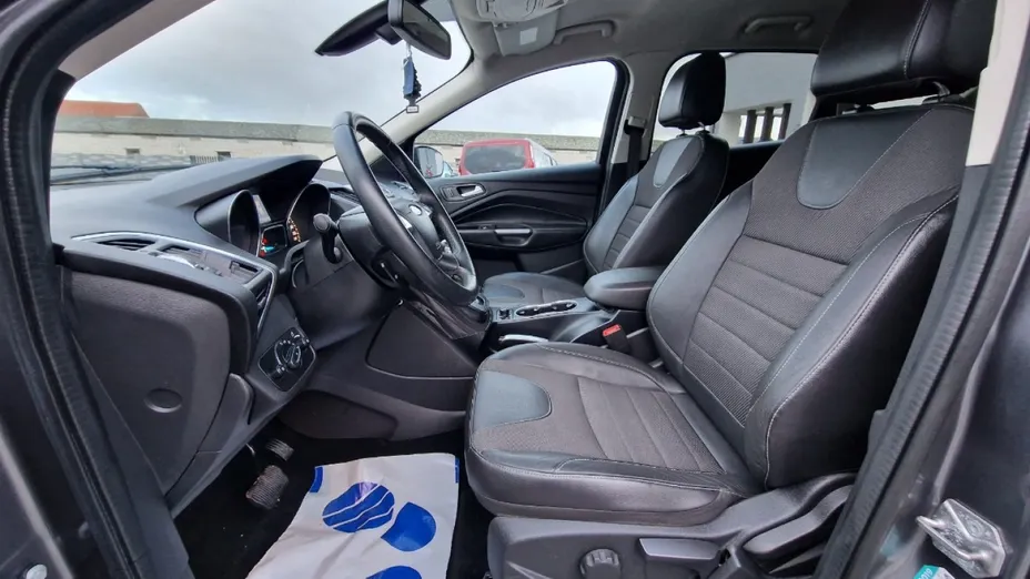 FORD Kuga -