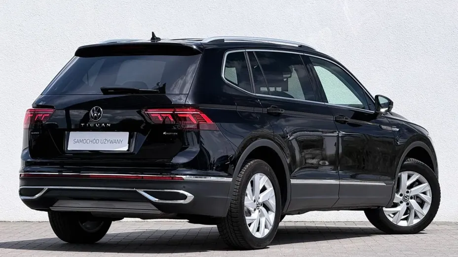 VOLKSWAGEN Tiguan -