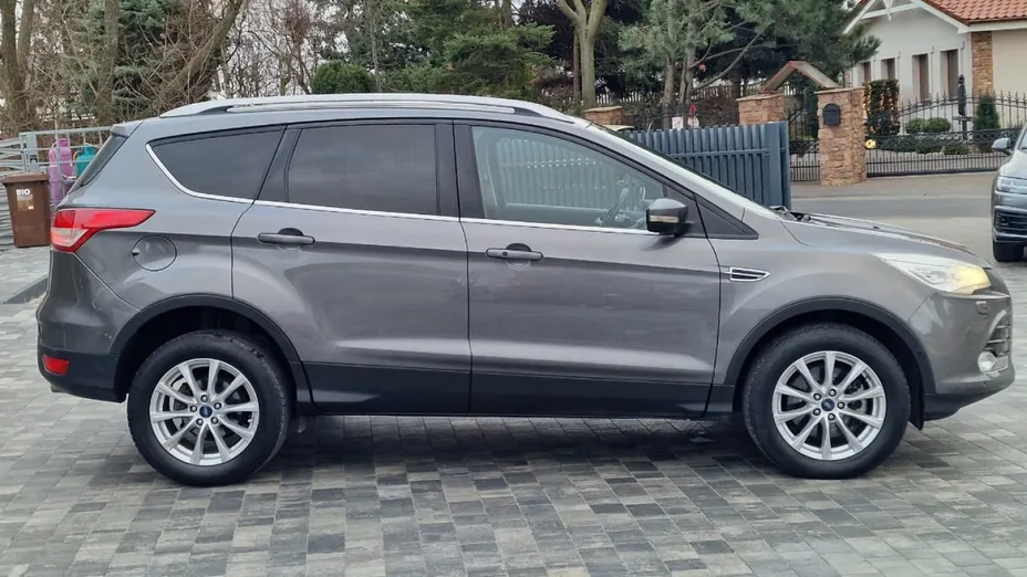 FORD Kuga -