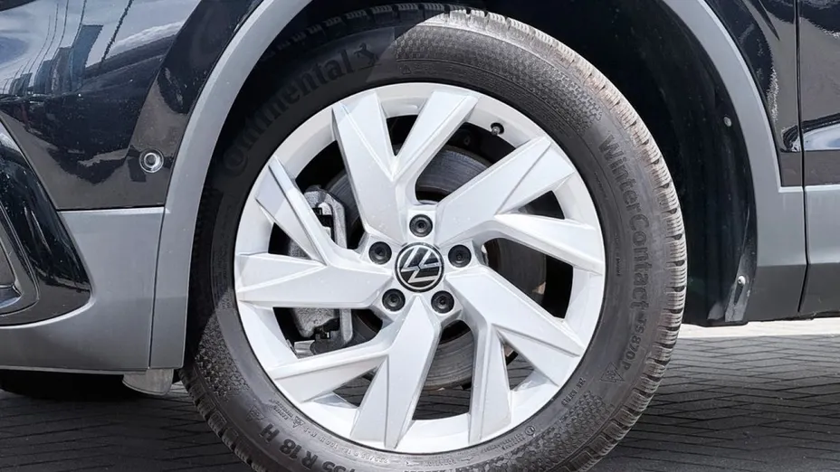 VOLKSWAGEN Tiguan -