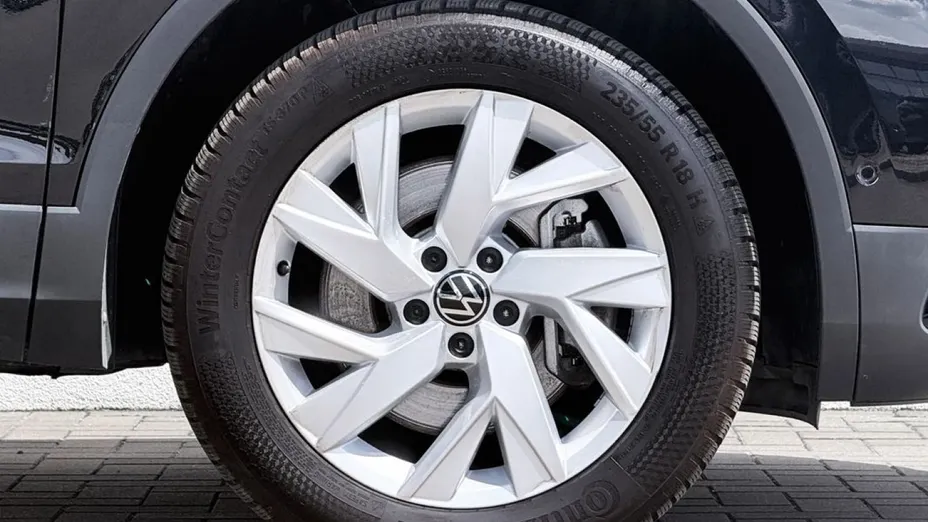 VOLKSWAGEN Tiguan -