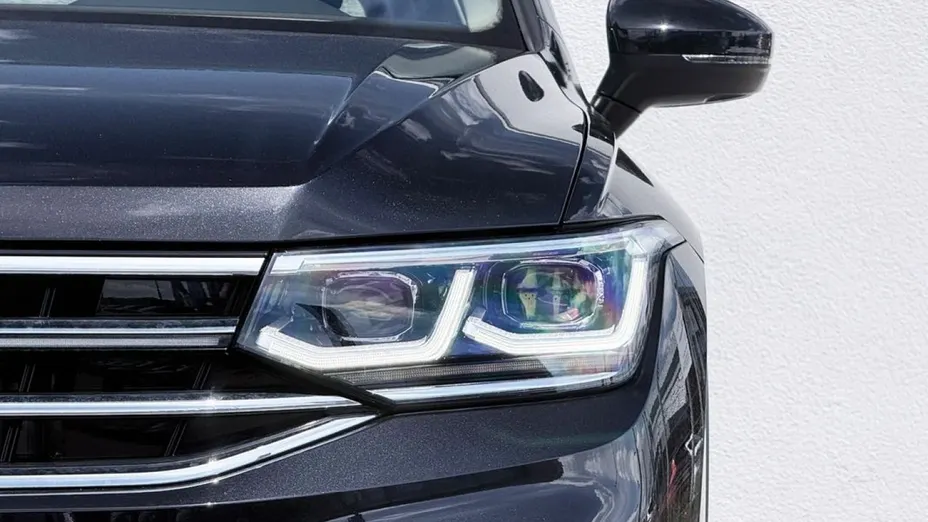 VOLKSWAGEN Tiguan -