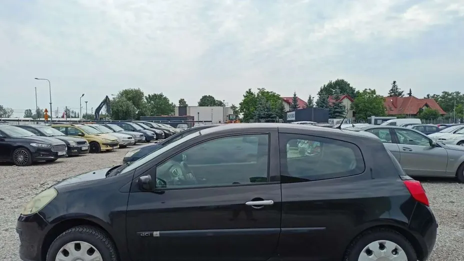 RENAULT Clio -
