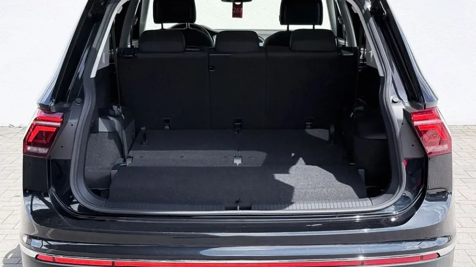 VOLKSWAGEN Tiguan -