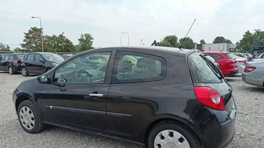 RENAULT Clio -