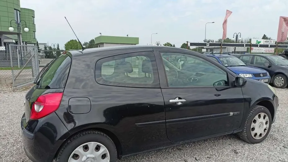 RENAULT Clio -