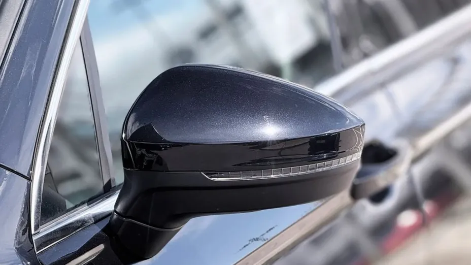 VOLKSWAGEN Tiguan -