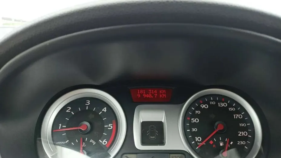 RENAULT Clio -
