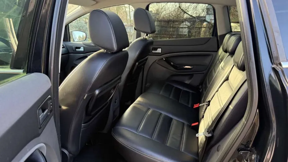 FORD Kuga -