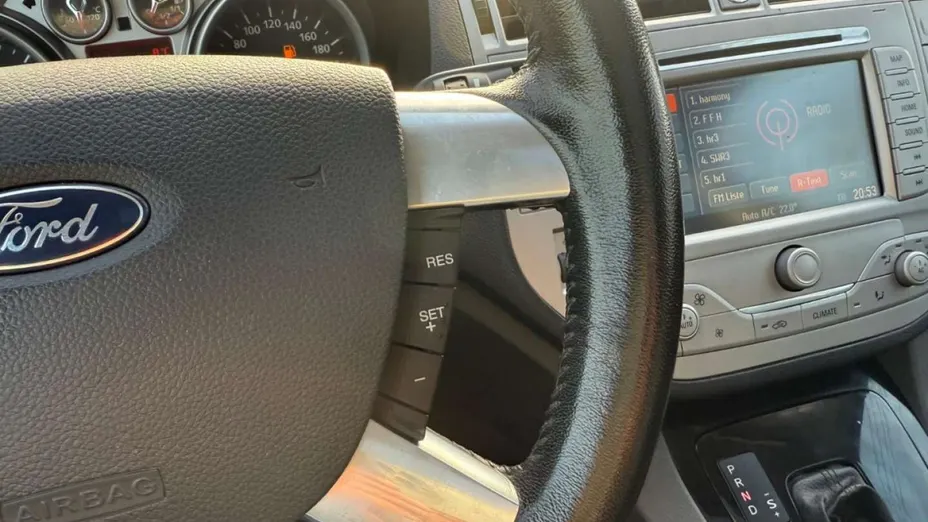 FORD Kuga -