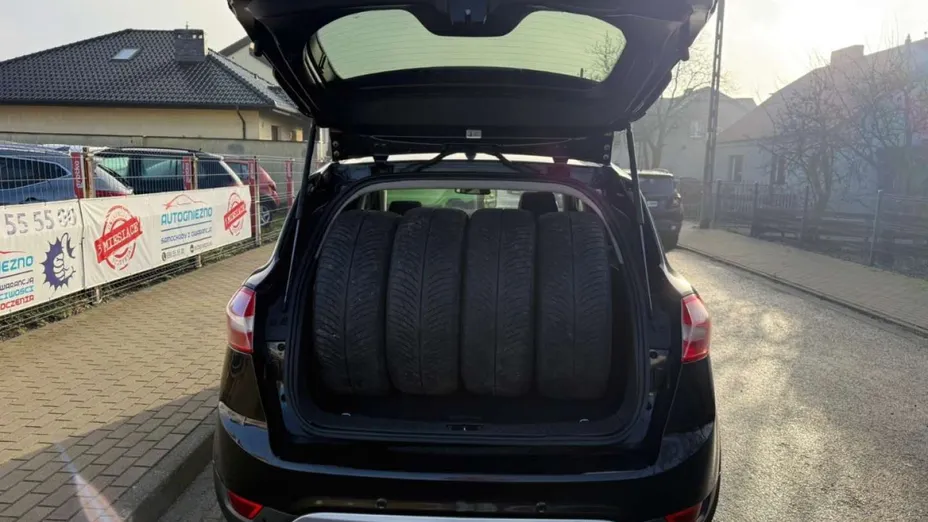 FORD Kuga -