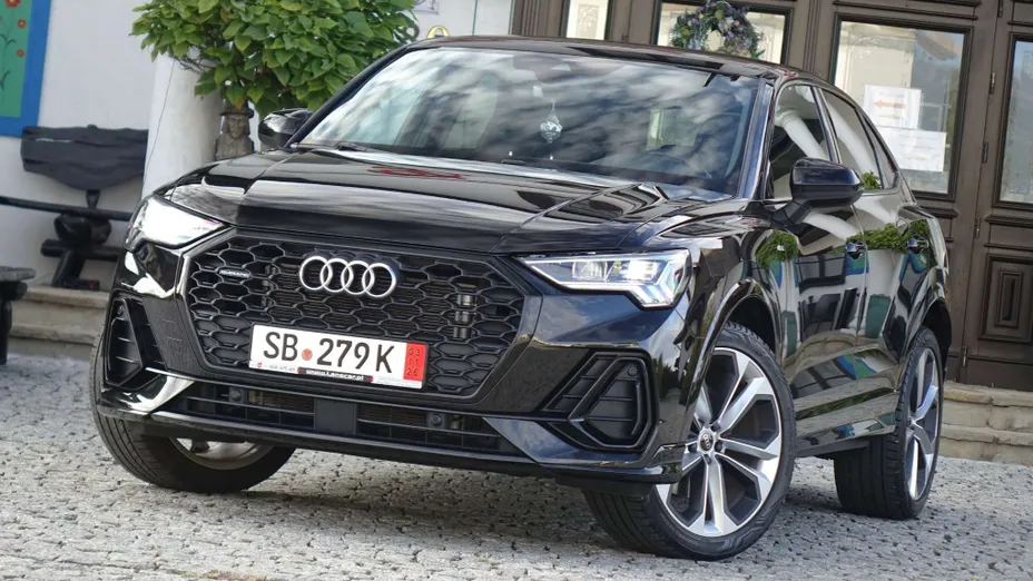 AUDI Q3 Sportback -