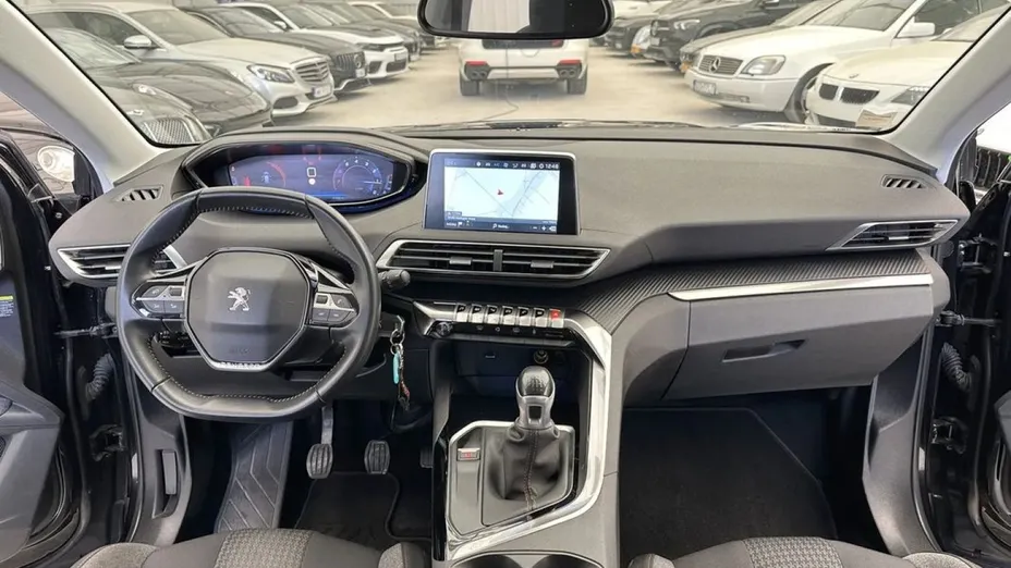 PEUGEOT 3008 -