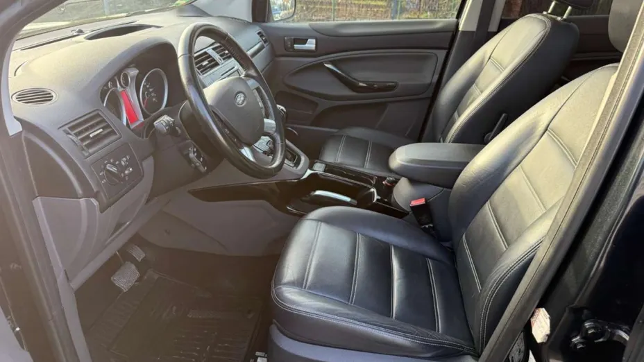 FORD Kuga -