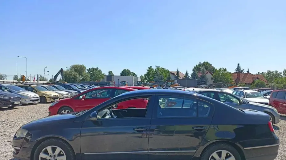 VOLKSWAGEN Passat -