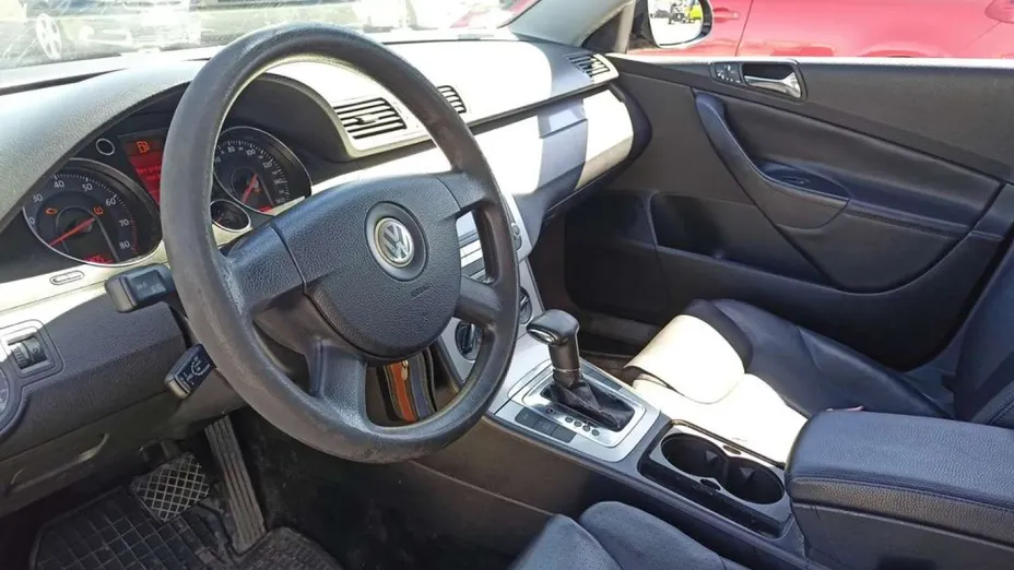 VOLKSWAGEN Passat -