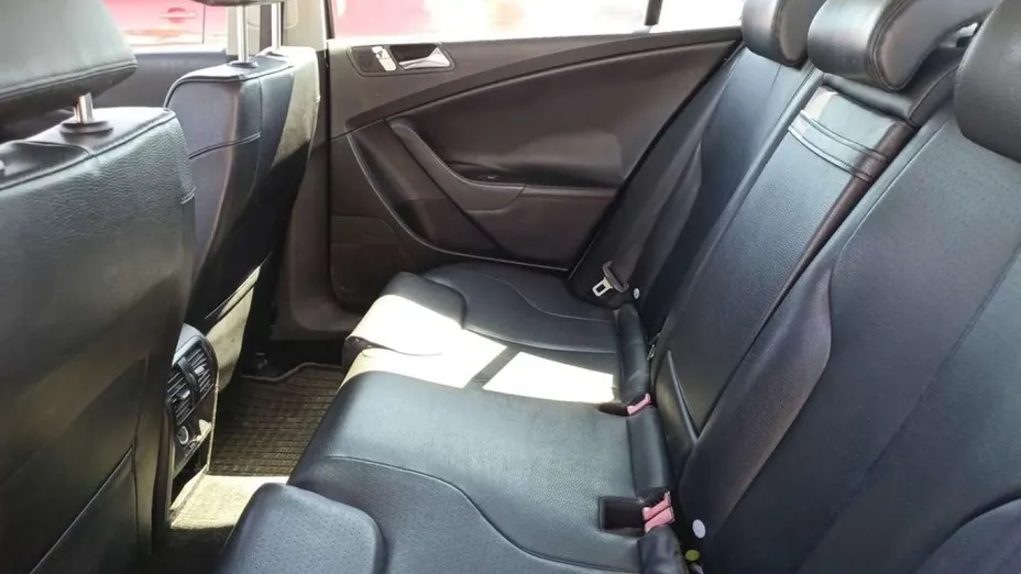 VOLKSWAGEN Passat -