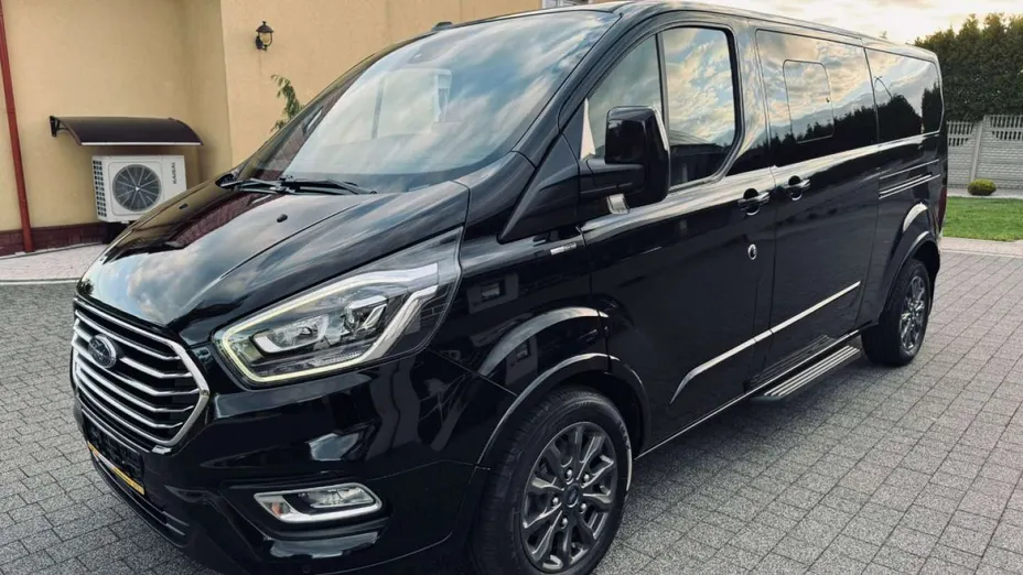 FORD Tourneo Custom -