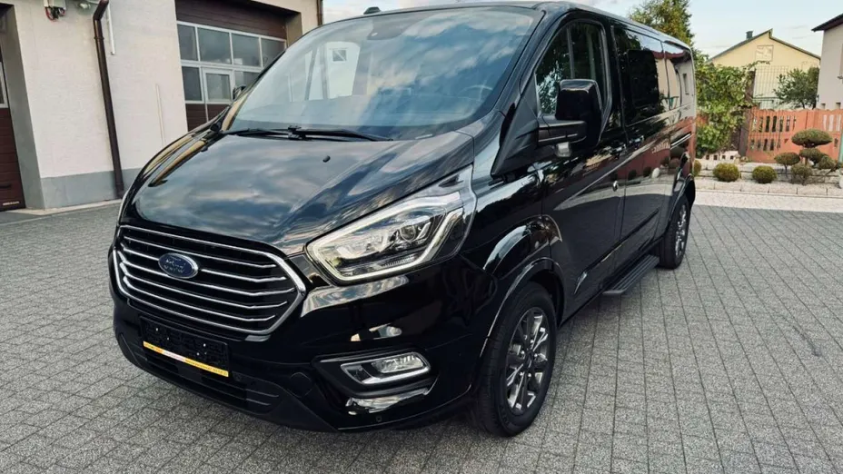 FORD Tourneo Custom -