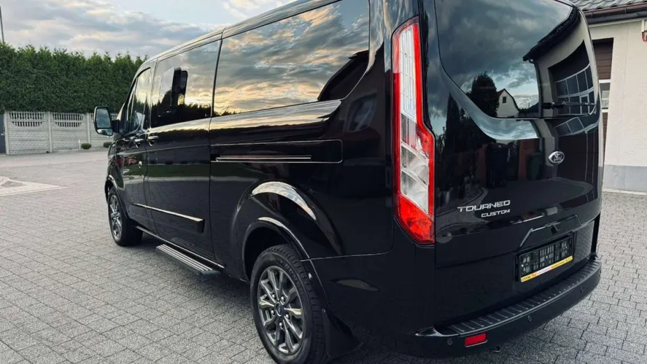 FORD Tourneo Custom -