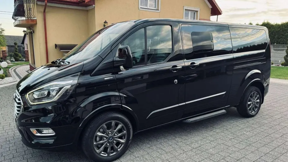 FORD Tourneo Custom -