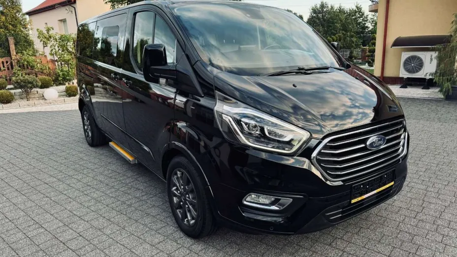 FORD Tourneo Custom -