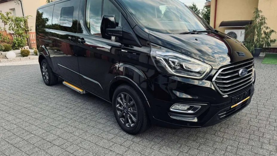 FORD Tourneo Custom -