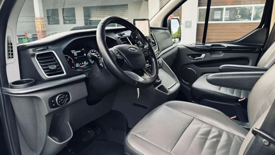 FORD Tourneo Custom -