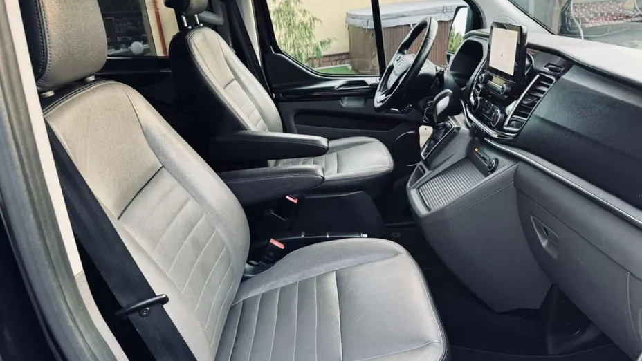 FORD Tourneo Custom -