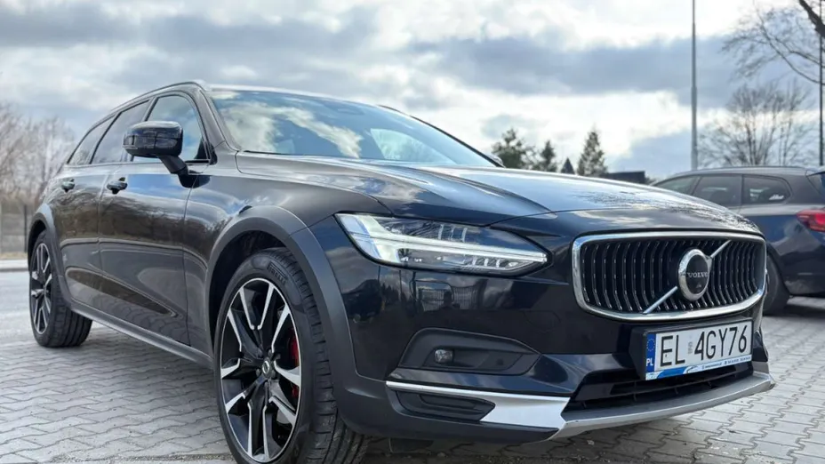 VOLVO V90 -