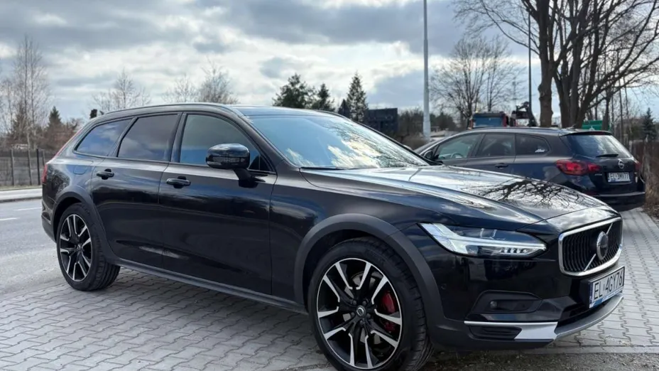VOLVO V90 -