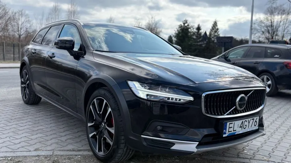 VOLVO V90 -