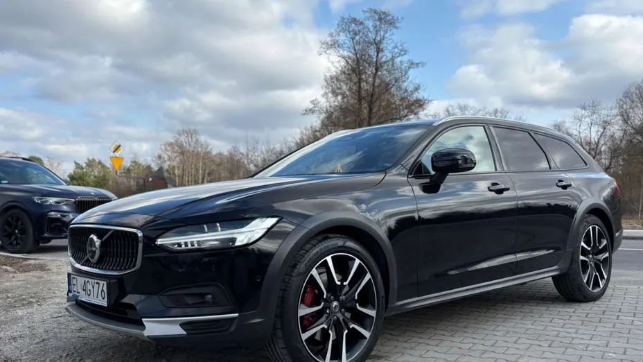 VOLVO V90 -