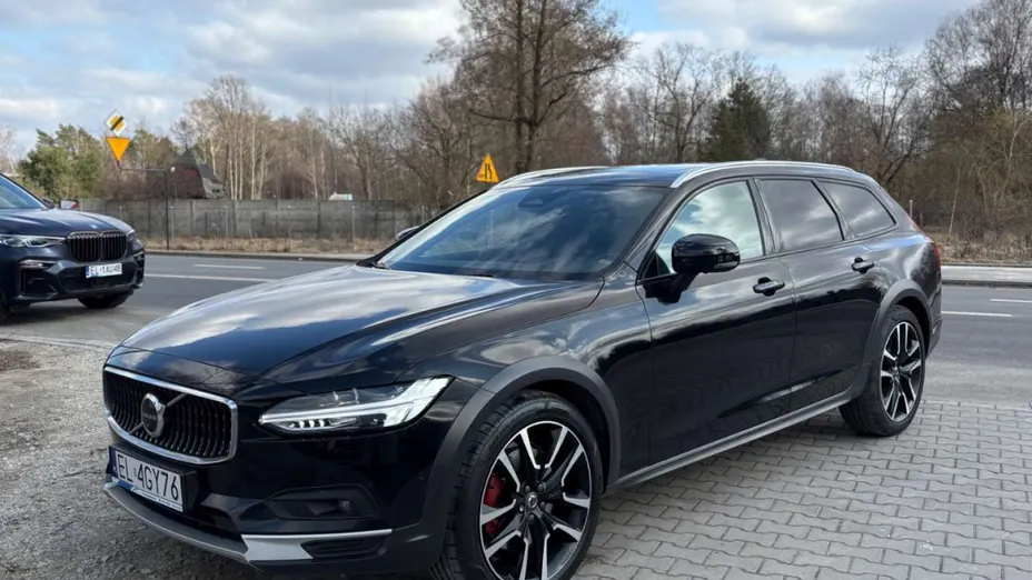VOLVO V90 -