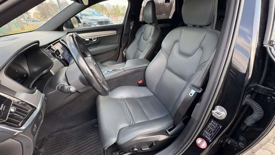VOLVO V90 -