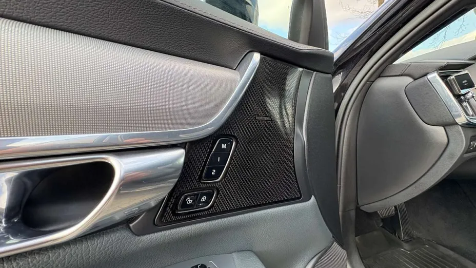 VOLVO V90 -
