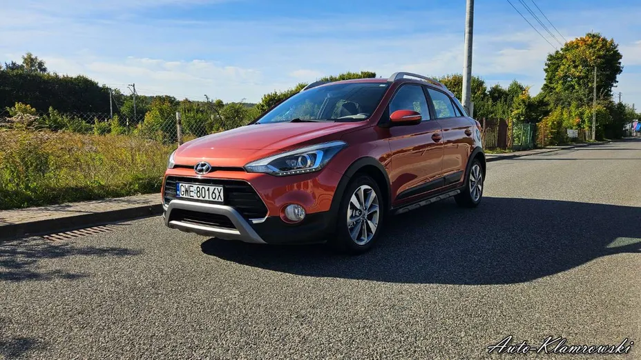 HYUNDAI i20 -