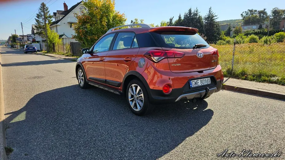 HYUNDAI i20 -