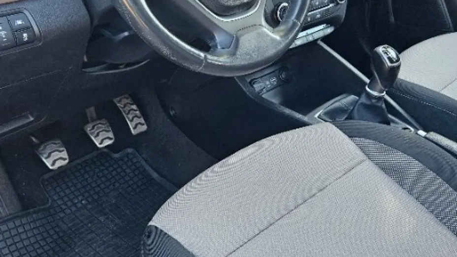 HYUNDAI i20 -
