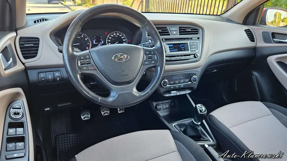HYUNDAI i20 -