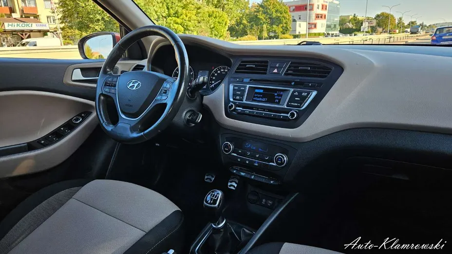 HYUNDAI i20 -