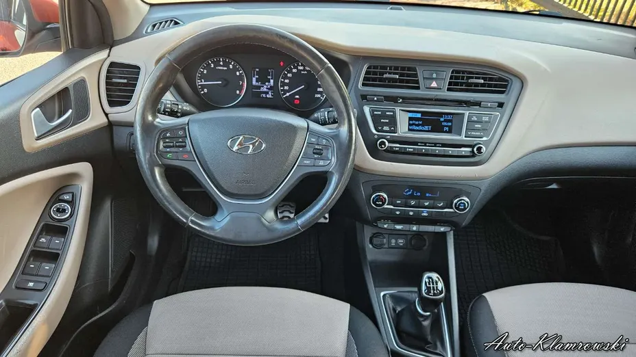 HYUNDAI i20 -