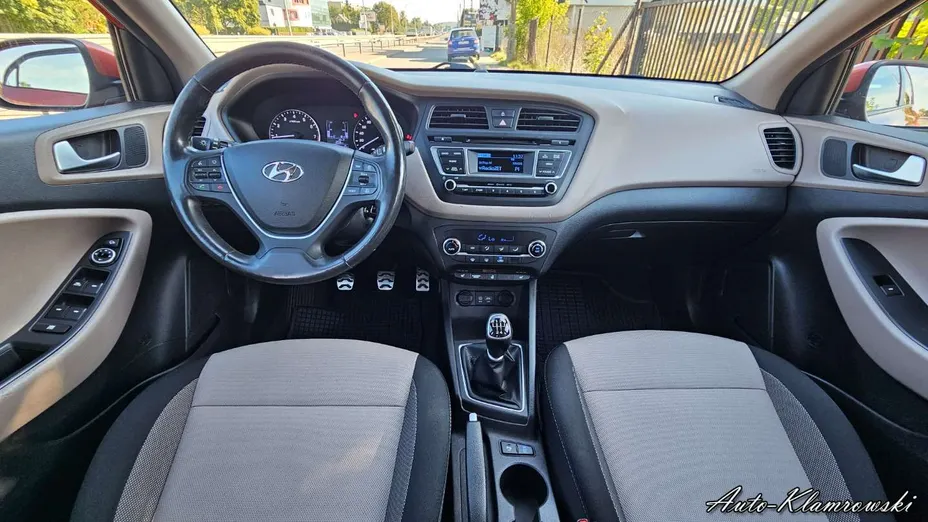 HYUNDAI i20 -