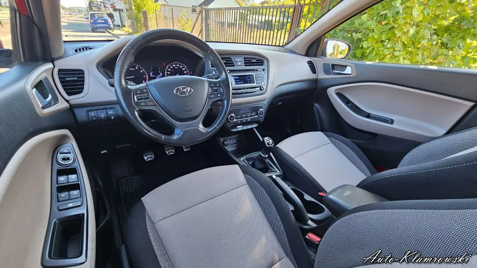 HYUNDAI i20 -