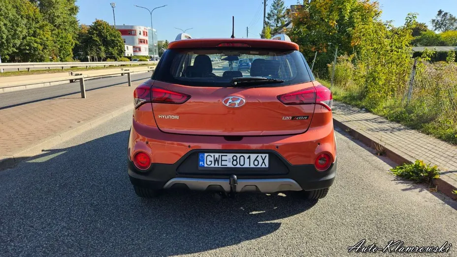HYUNDAI i20 -