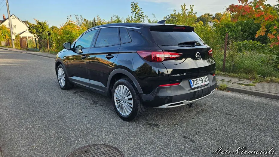 OPEL Grandland X -
