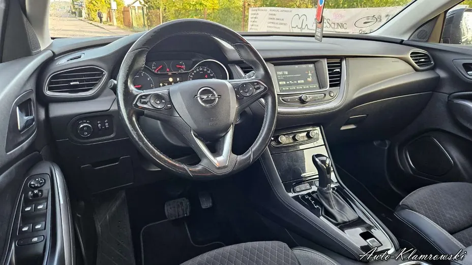 OPEL Grandland X -