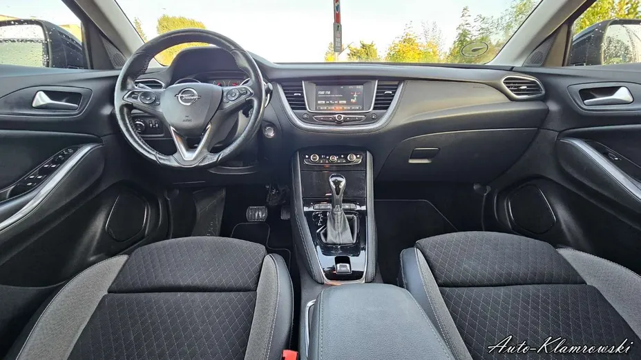 OPEL Grandland X -
